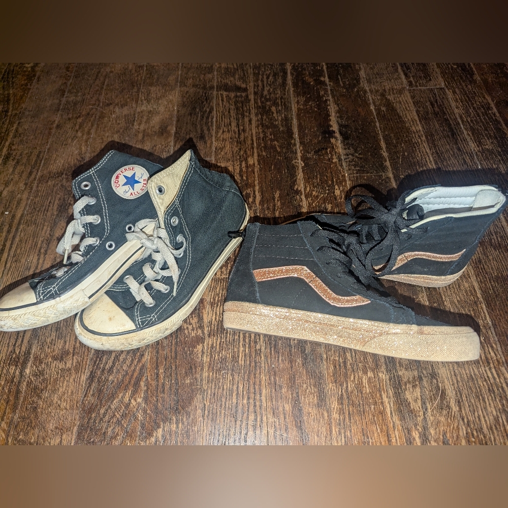 2pr Kids Sz1 High top Sneakers Vans & Converse